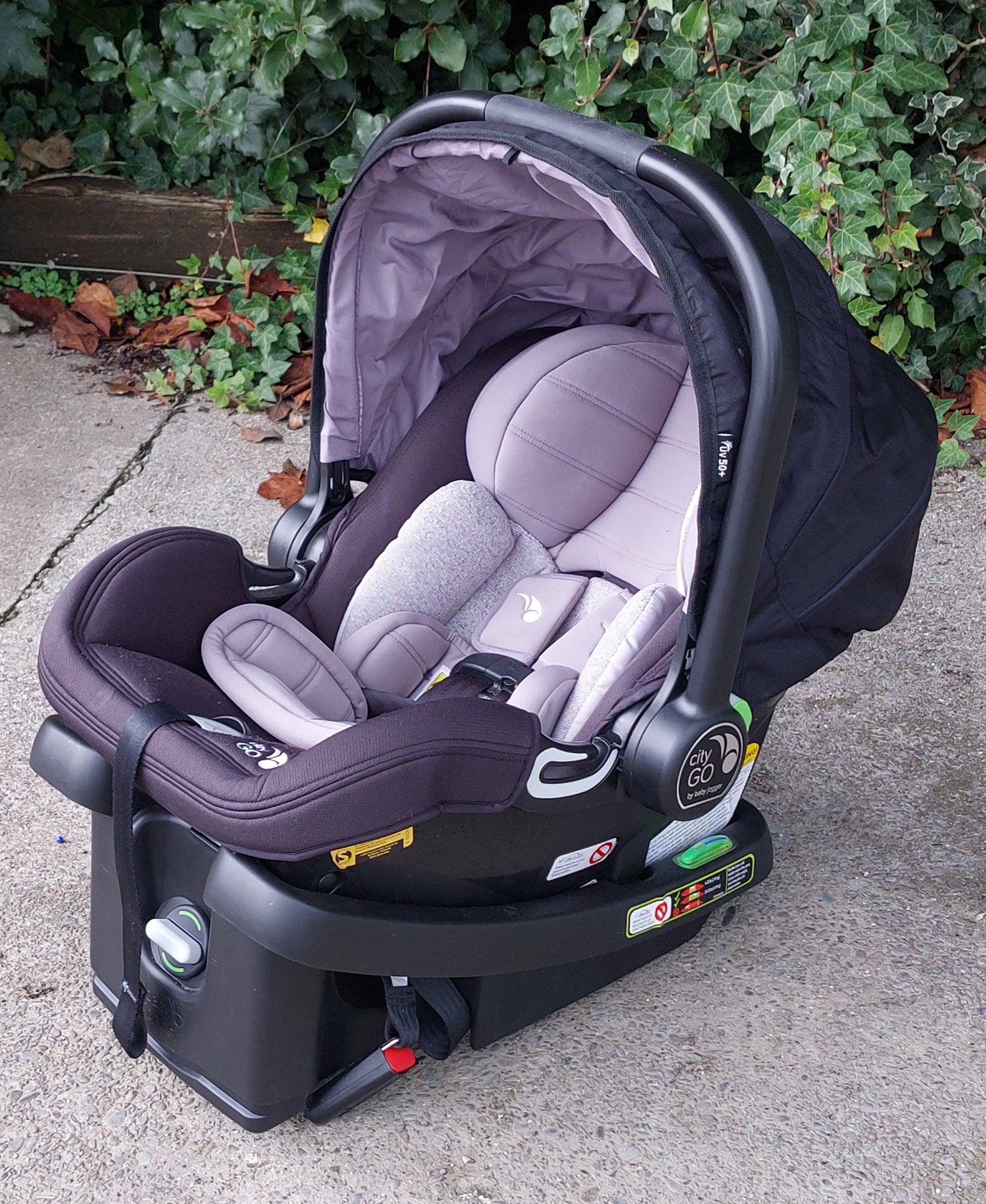 A capsule for toddlers or babies that is available for hire